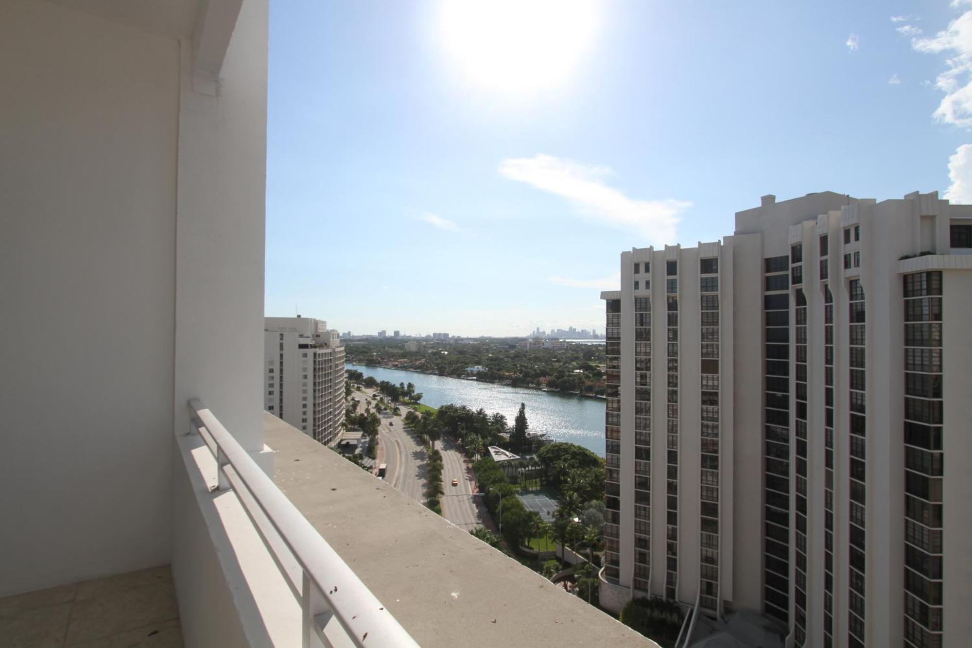 Castle PH15 Spacious Penthouse with Balcony, Beach Access, Pool, Tennis, Free Parking Villa Miami Beach Exteriör bild