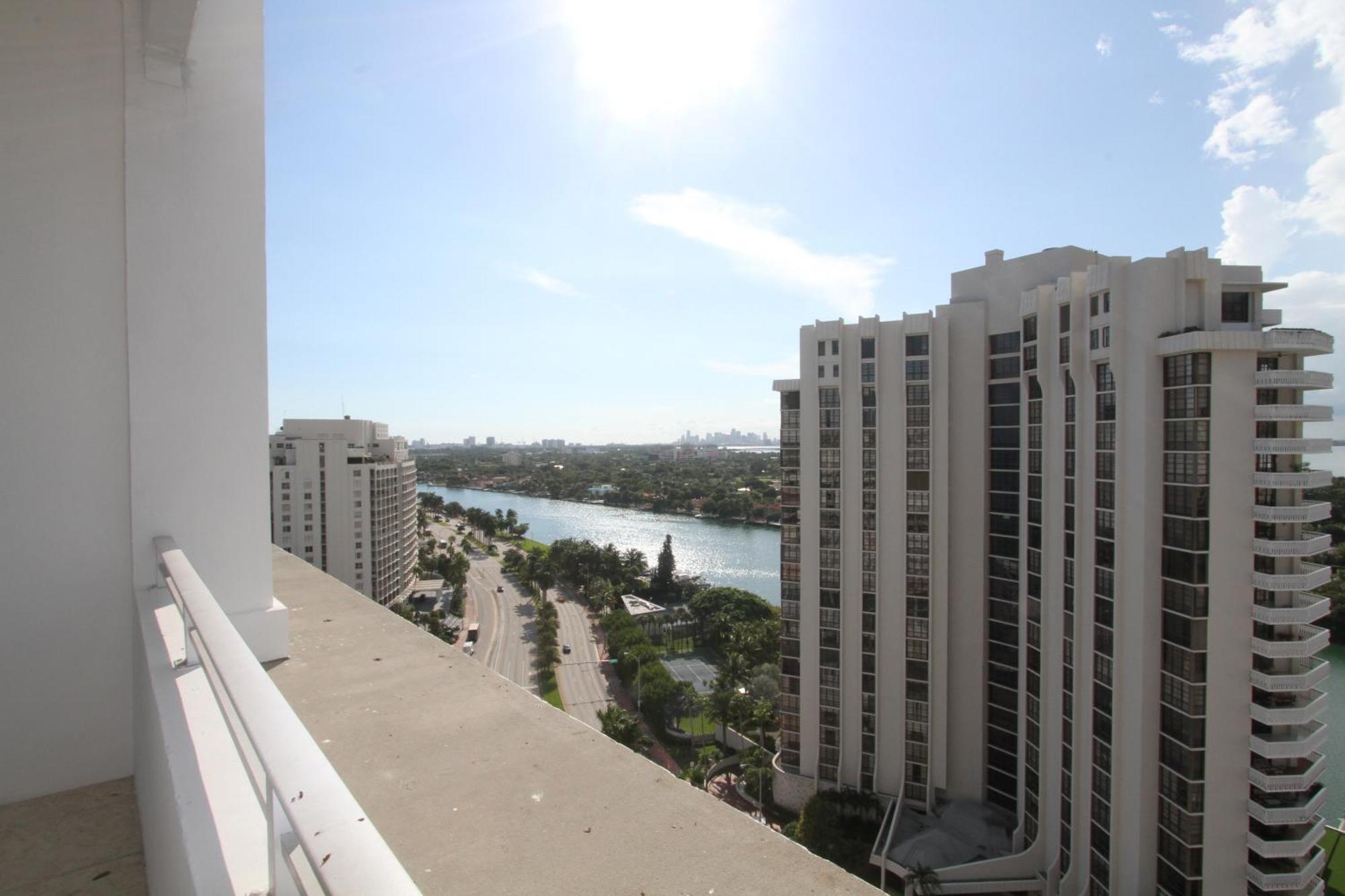 Castle PH15 Spacious Penthouse with Balcony, Beach Access, Pool, Tennis, Free Parking Villa Miami Beach Exteriör bild